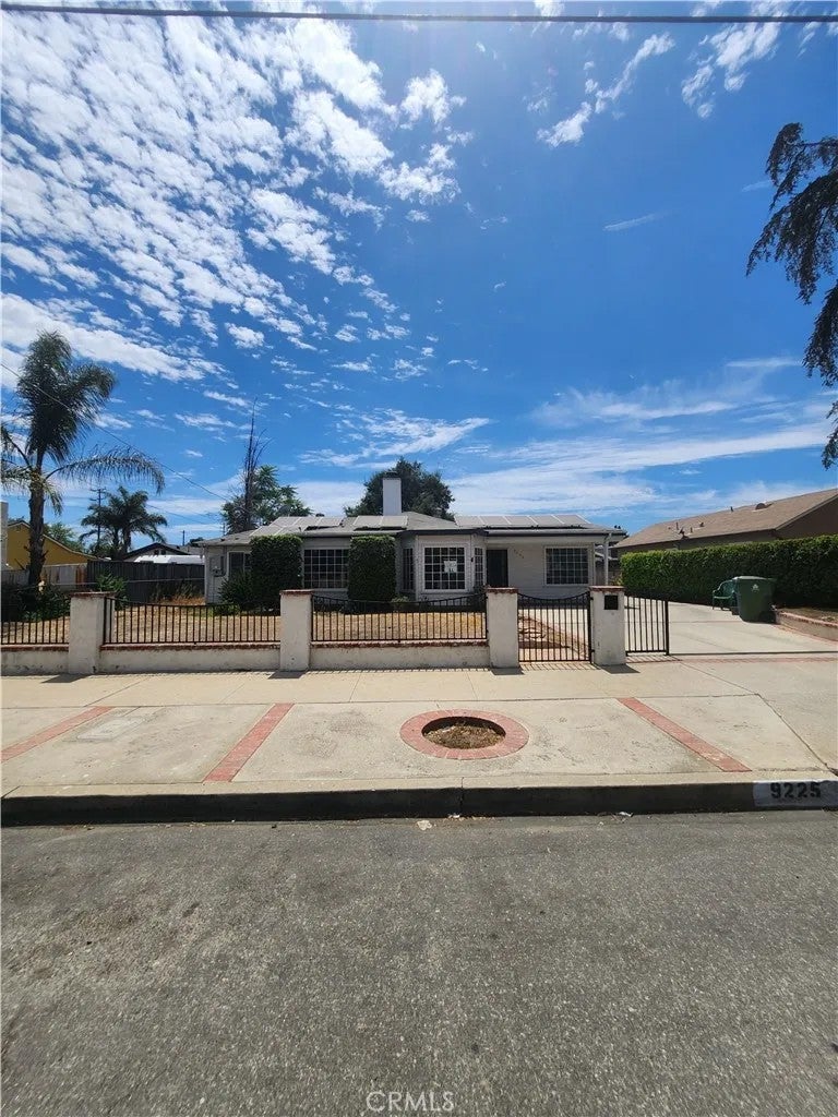 9225 Telfair — photo
