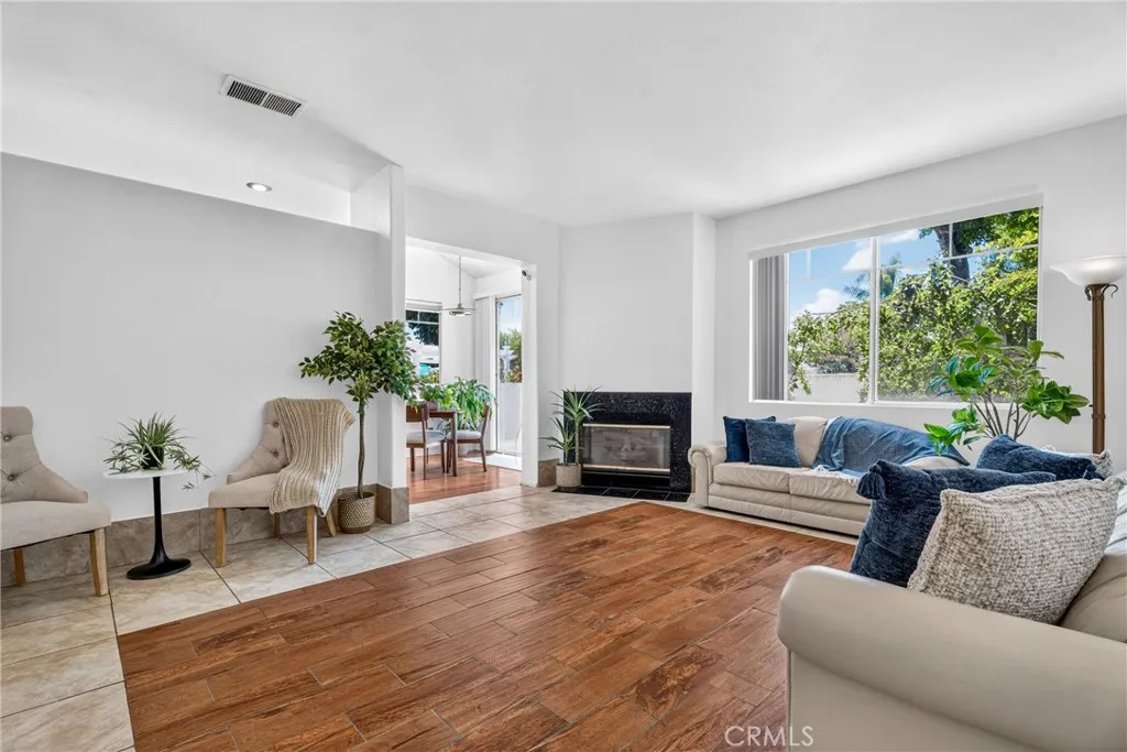 27630 Iris, Castaic, CA 91384 — photo 3
