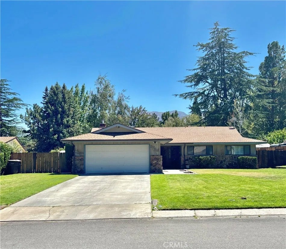 2750 Sierra Vista Way — photo
