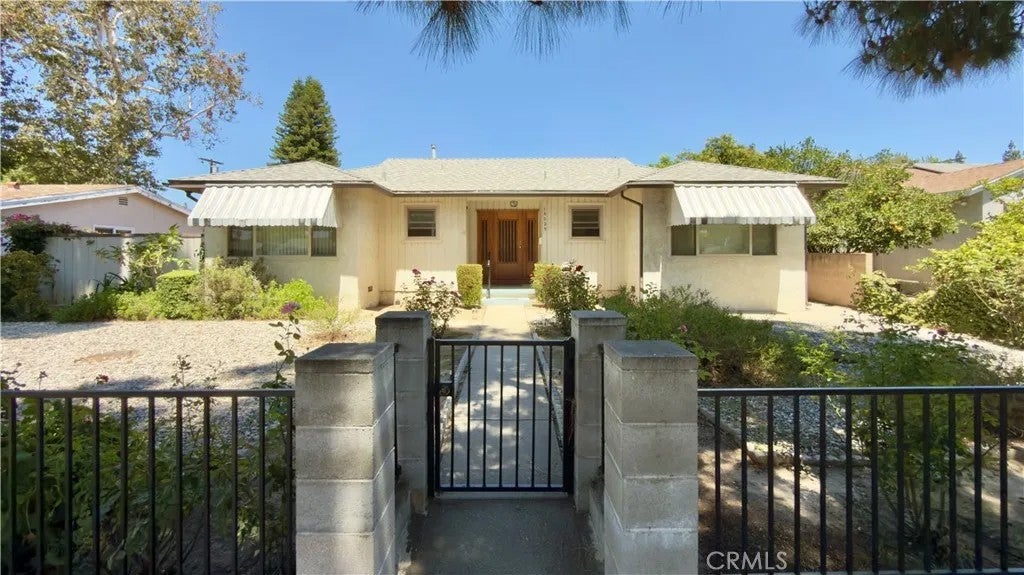 16029 Chatsworth — photo