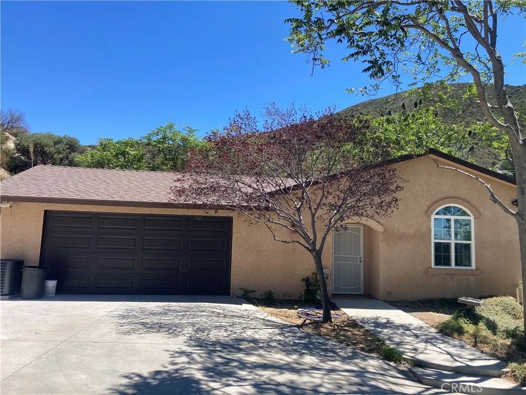 40335 Calle Maceta De Flores — photo