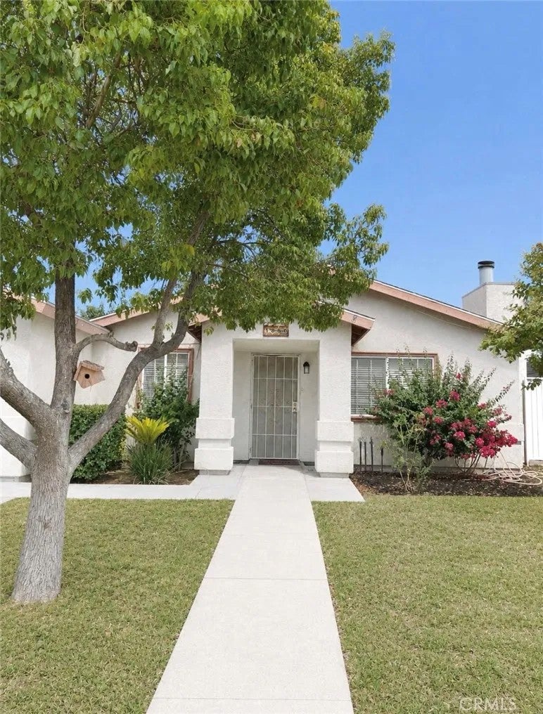 1850 Pepper Tree Close — photo