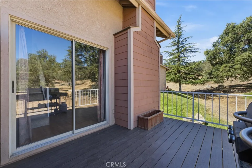 18551 Glenview Court, Tehachapi, CA 93561 — photo 2