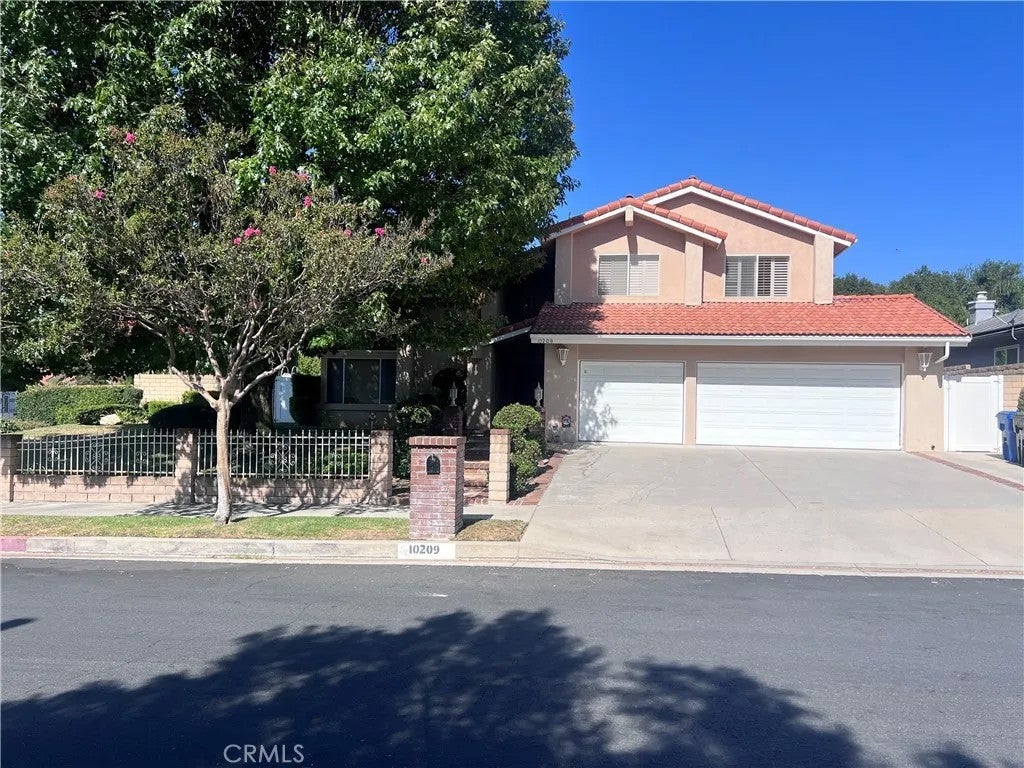10209 Oakdale — photo