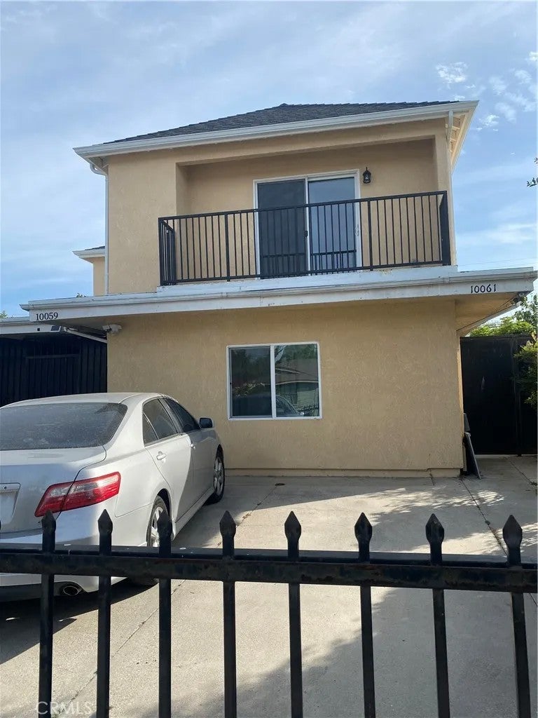 10059 Woodale Avenue — photo
