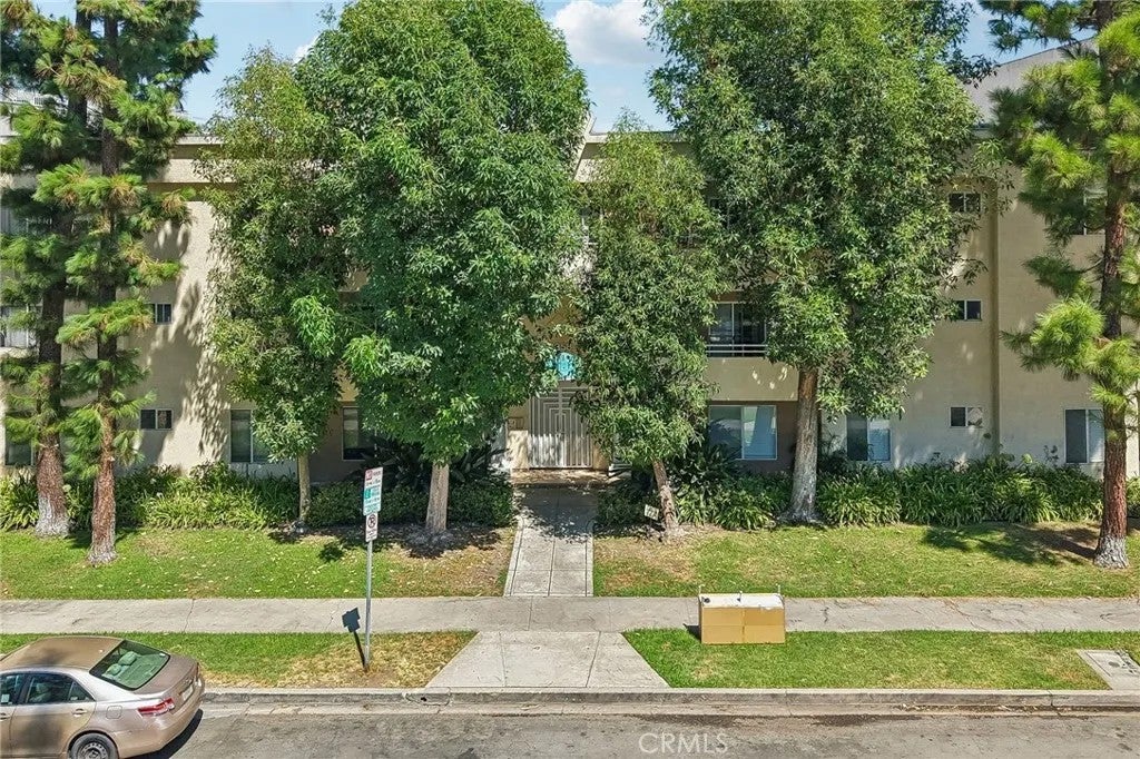 4358 Mammoth Avenue 14 — photo
