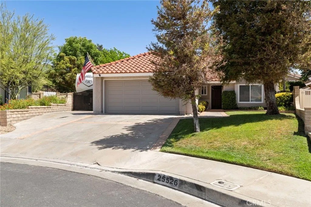 25526 NewCastle Court — photo