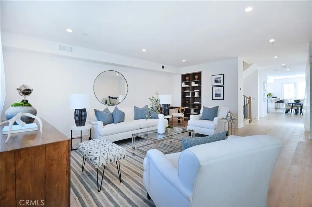 4641 Cahuenga Boulevard — photo