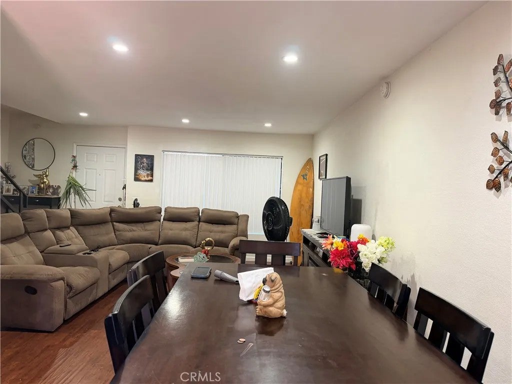 9831 Sepulveda 26 — photo