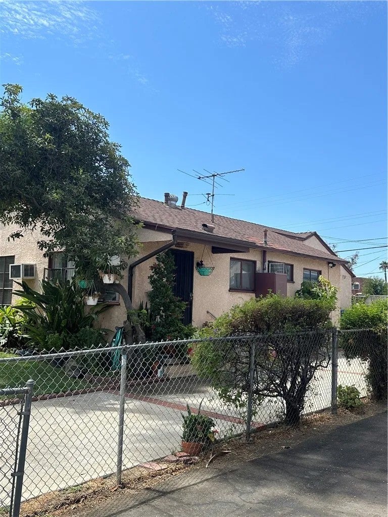 8719 Tilden — photo