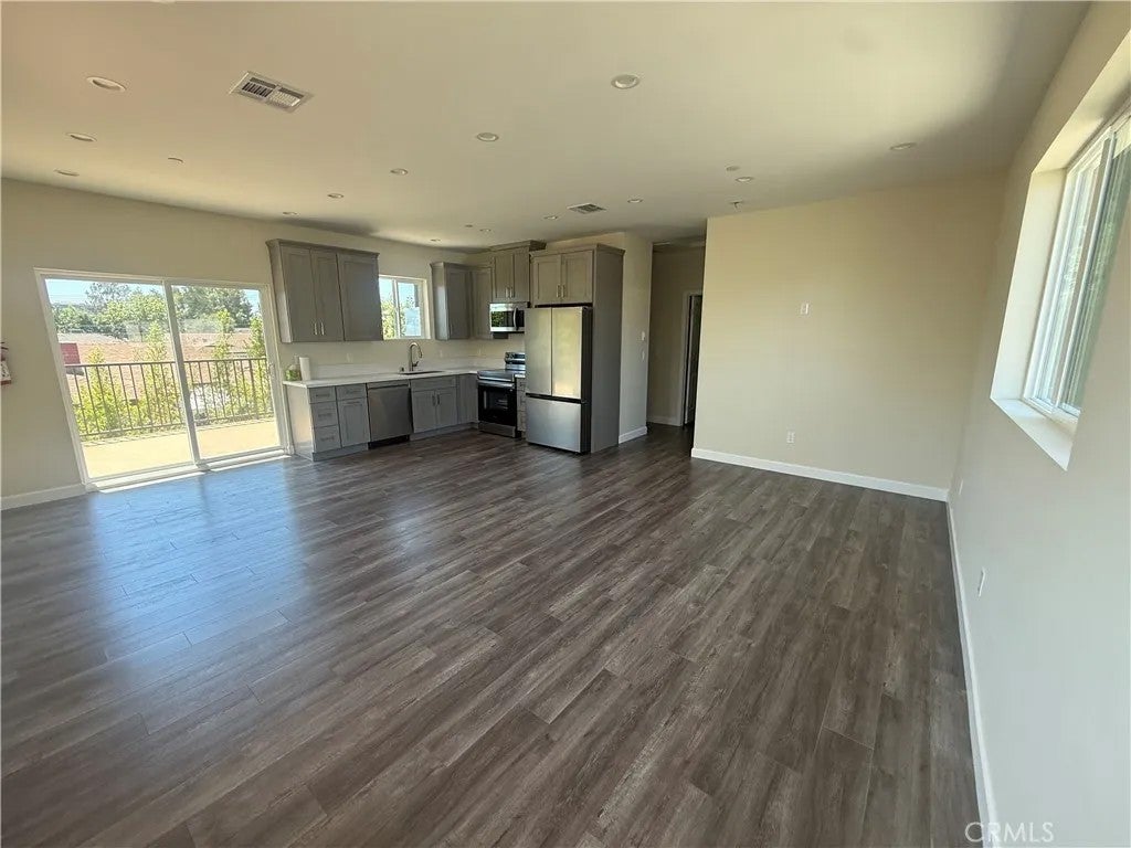 15362 Valerio Street 1/2 — photo