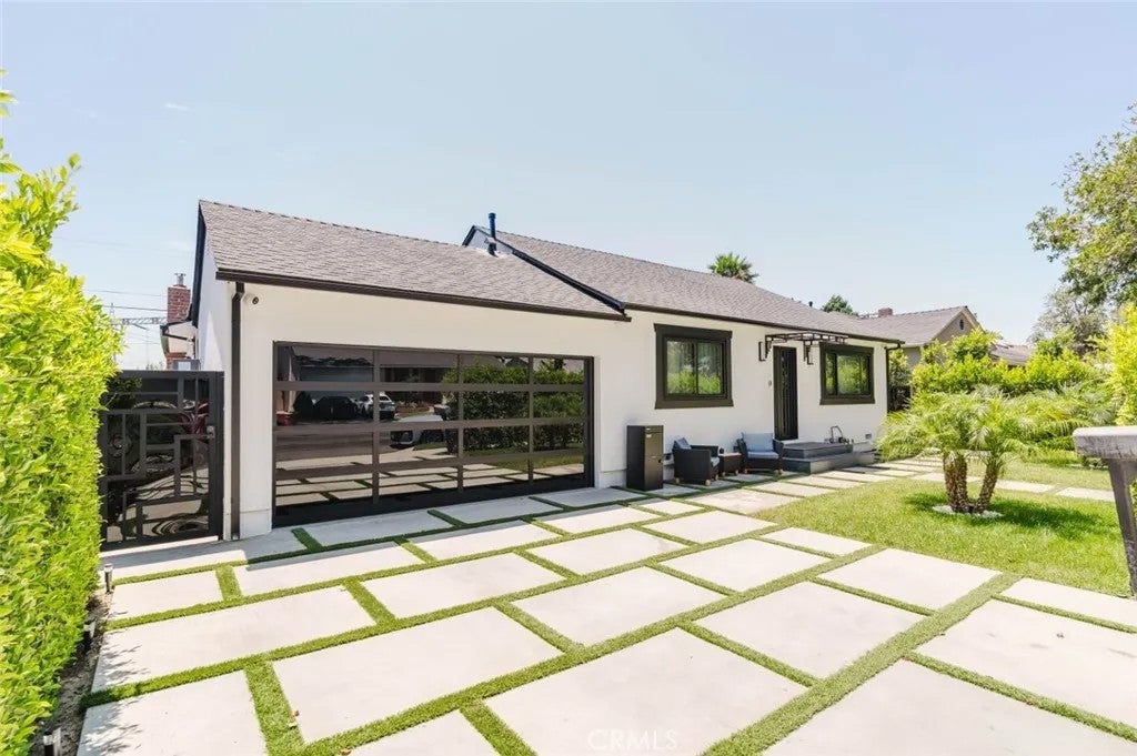 10414 Tiara Street — photo