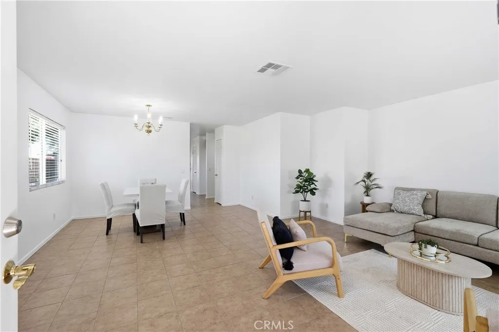 45237 Sancroft Avenue, Lancaster, CA 93535 — photo 2
