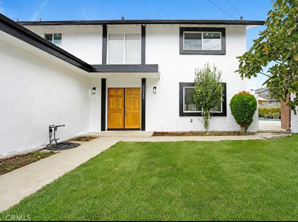 13260 Winfield — photo