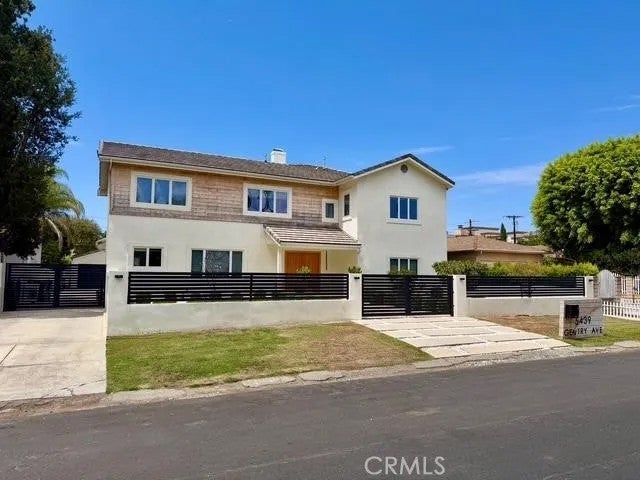 5439 Gentry — photo