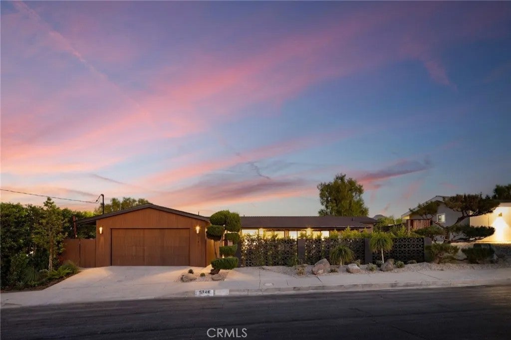 5746 McDonie Avenue — photo