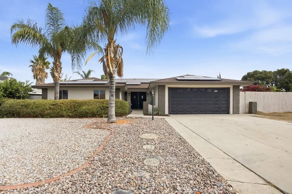 41674 Mayberry Avenue — photo