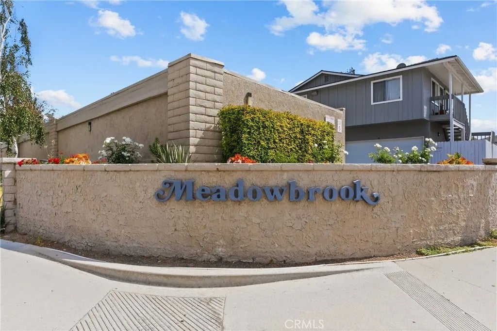 3452 Lockwood Court 24 — photo