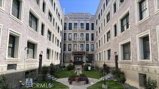 2121 James M Wood Boulevard West 316 — photo