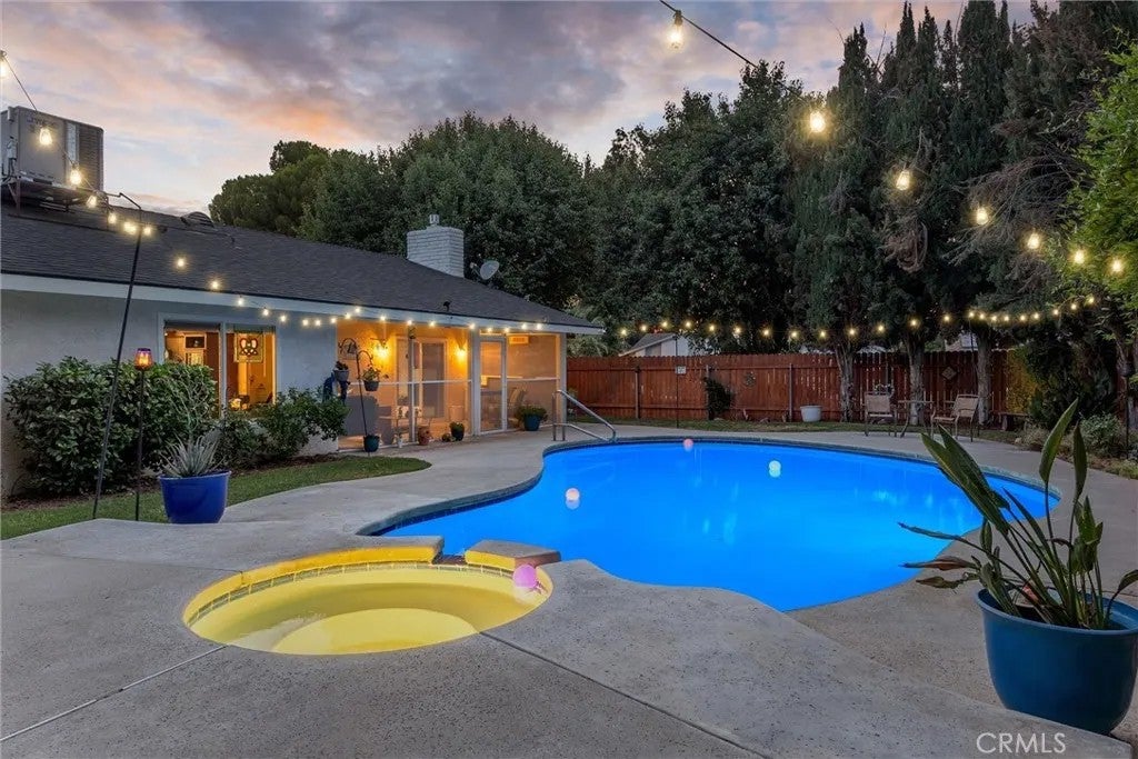 308 Swan Court — photo
