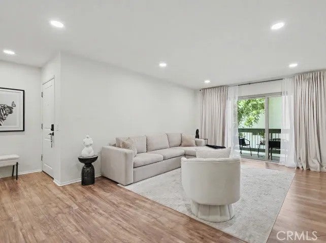 23677 Park Capri 20 — photo