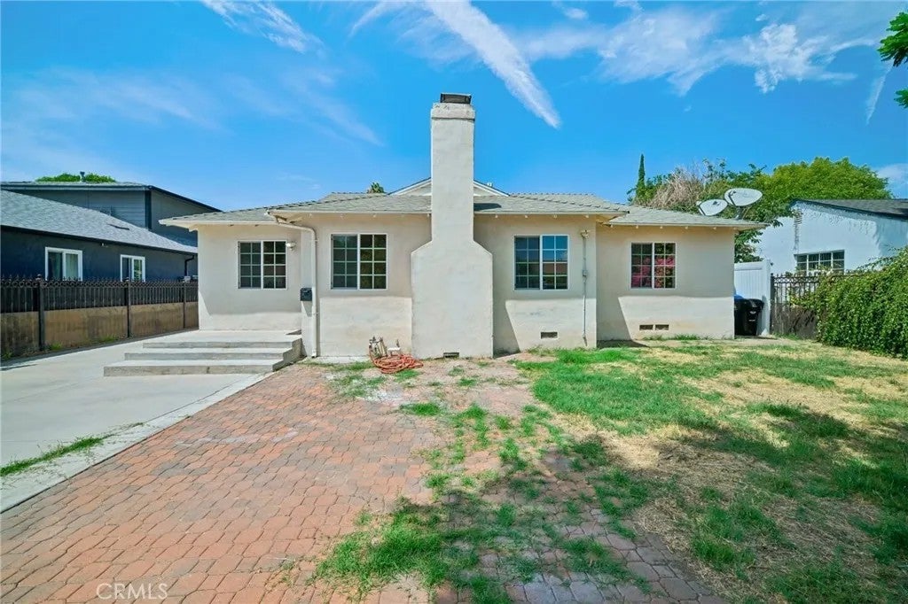 7419 Gaviota Avenue — photo