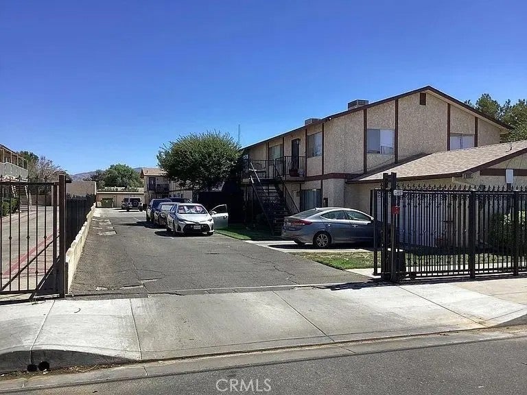 4128 W Avenue L G — photo