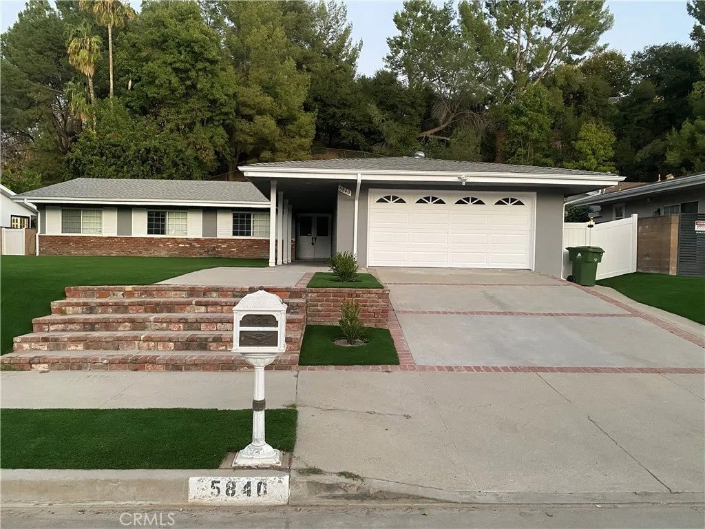 5840 Valerie — photo