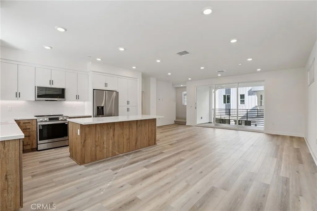 1693 Coral Sea Lane — photo