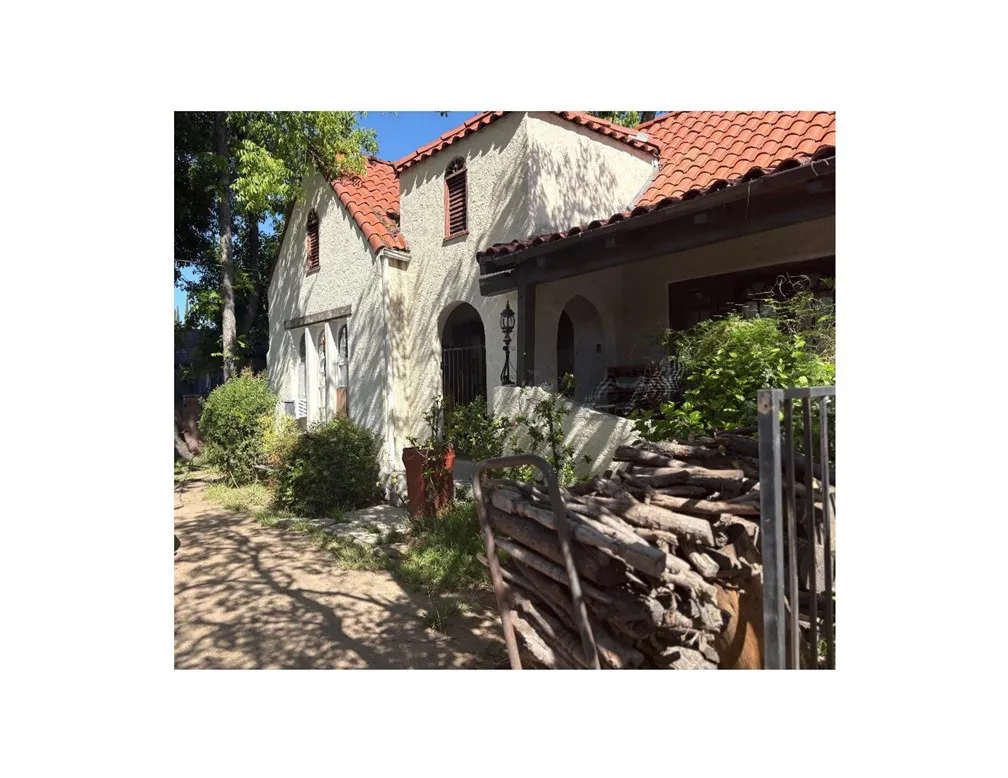 15419 Vose Street — photo