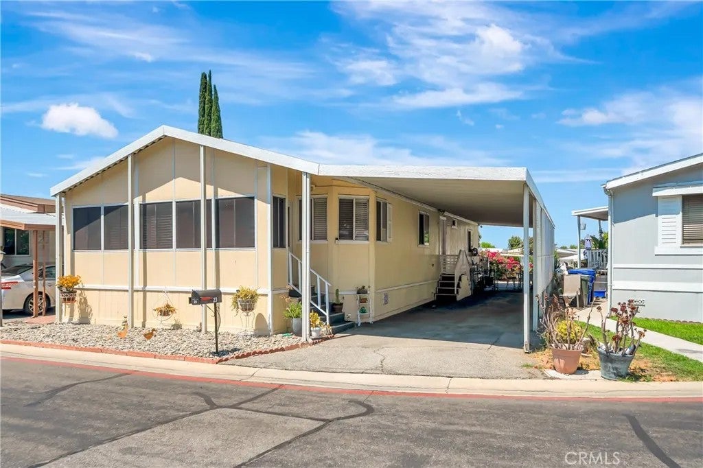 27361 Sierra Hwy 23 — photo