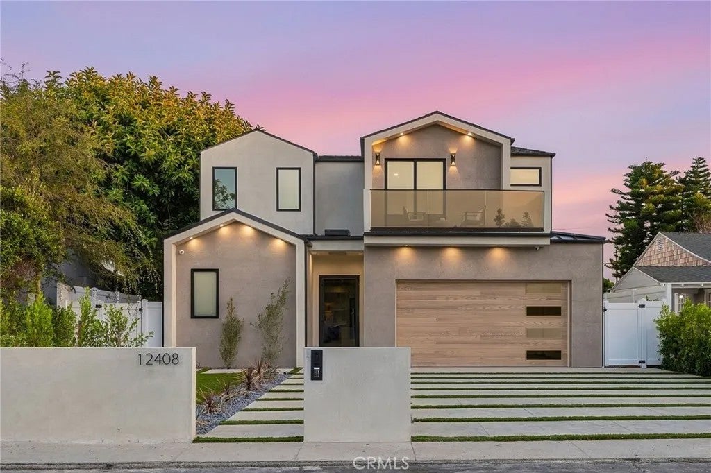 12408 Cumpston — photo