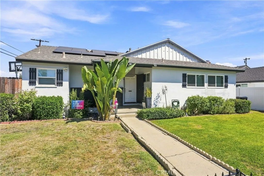19857 Bassett — photo