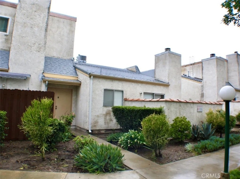 21015 Gresham — photo