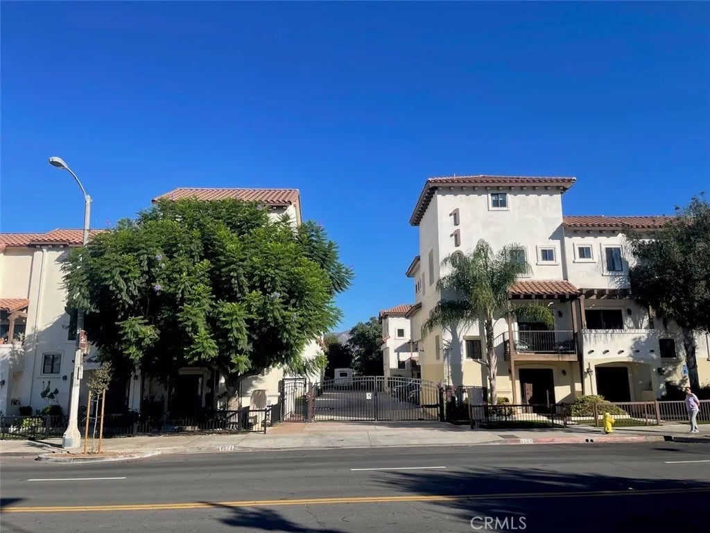 1075 N. Maclay Avenue 25 — photo