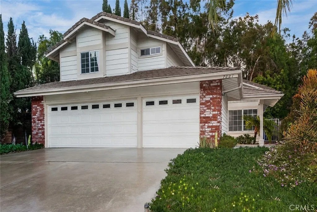 7221 Bouquet Drive — photo