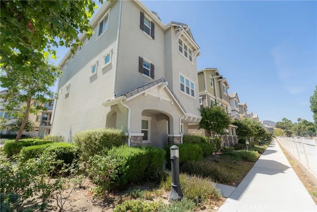 9110 Foster — photo
