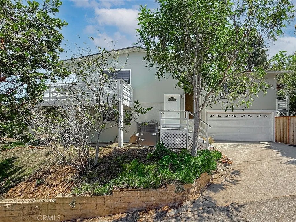 1496 Kathleen Drive — photo