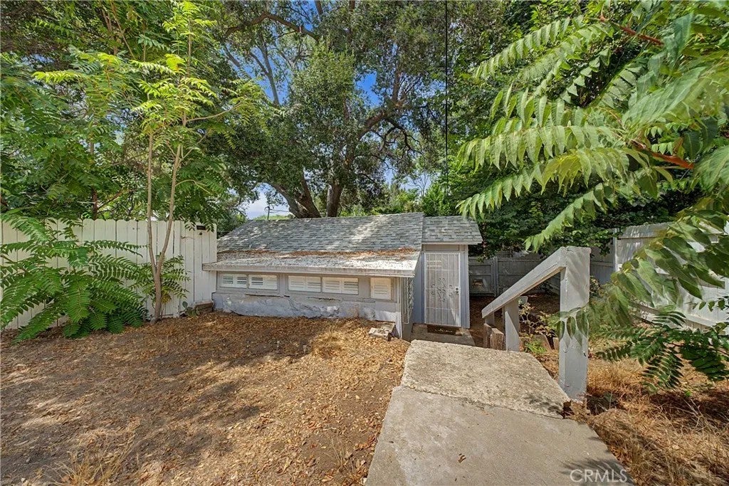 13111 Sierra — photo