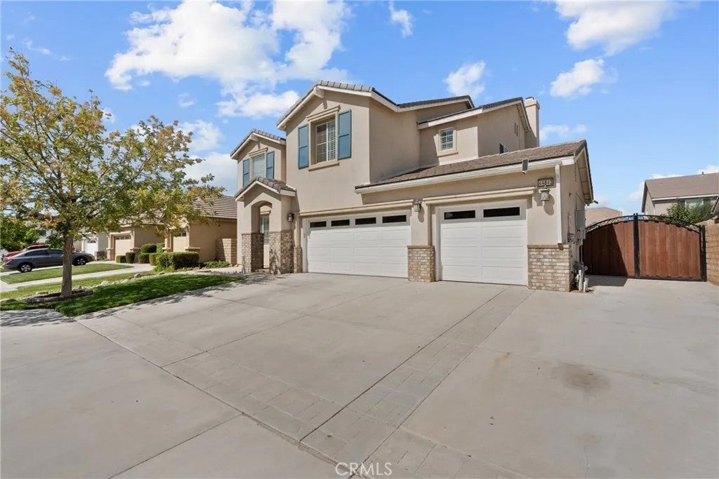 44843 Mariposa — photo