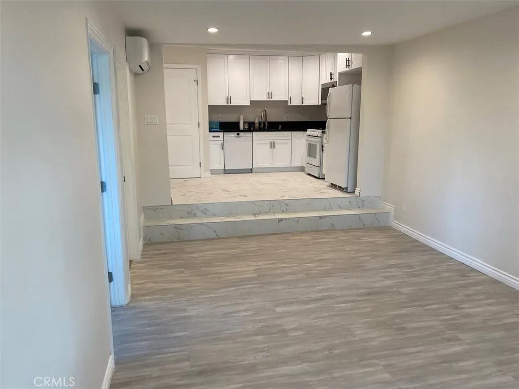 16747 Bermuda — photo