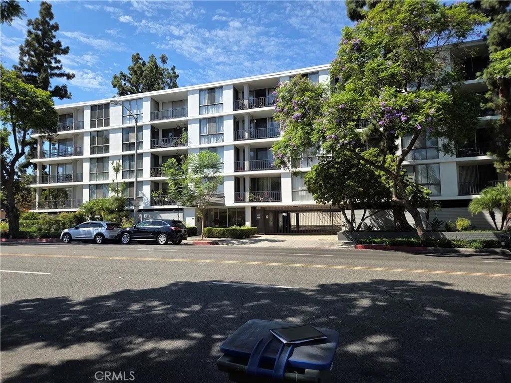 601 E Del Mar Boulevard 402 — photo