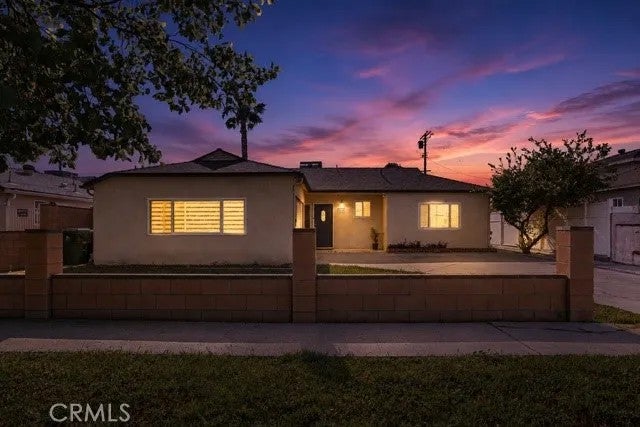 6949 Aura Avenue — photo