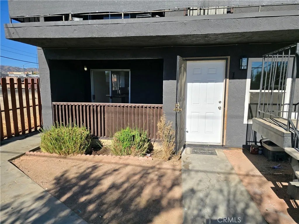 38423 10th Place East 1 — photo