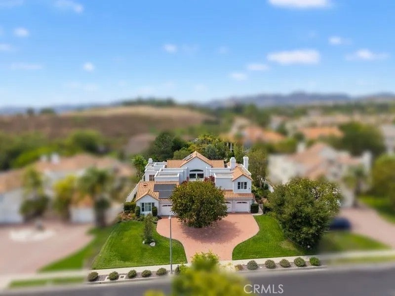 10811 Baile Avenue — photo