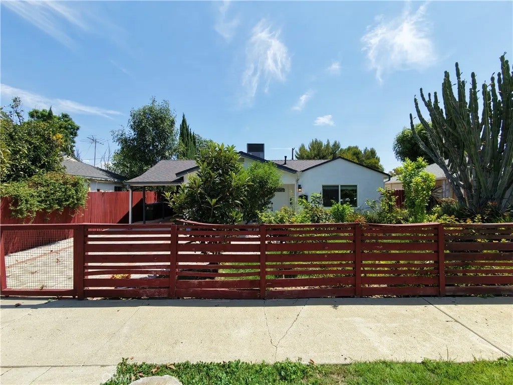 6928 Lubao Avenue — photo