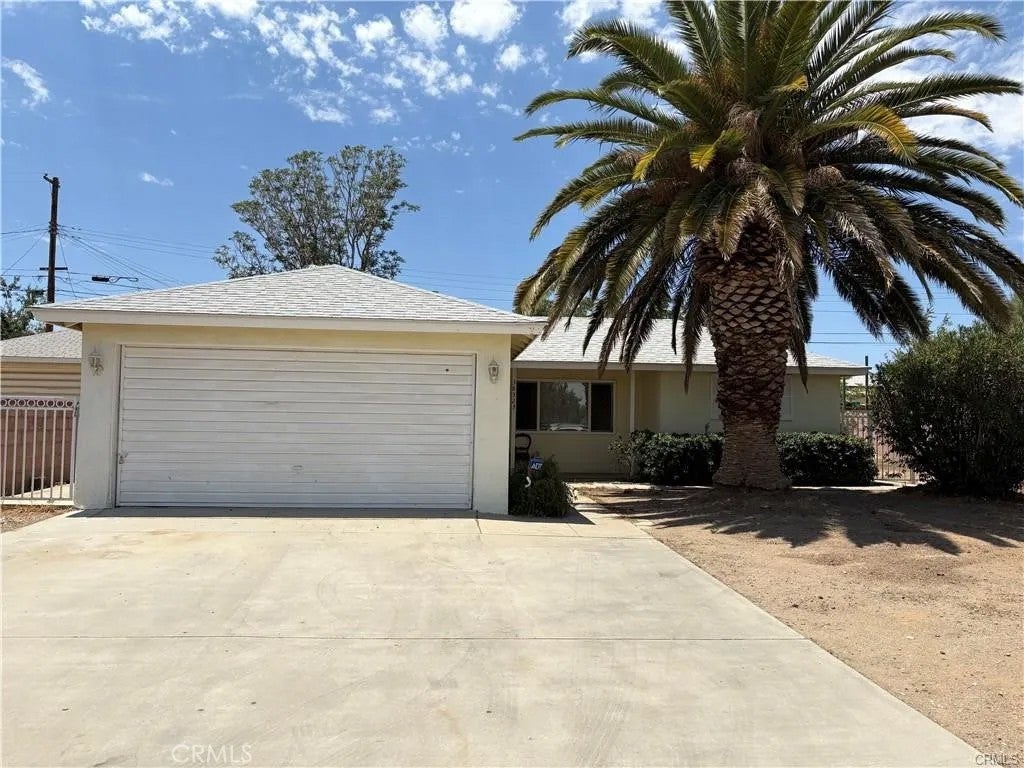 38323 Rita Street — photo