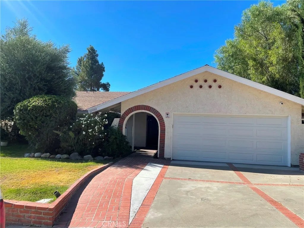 20910 Calwood Street — photo