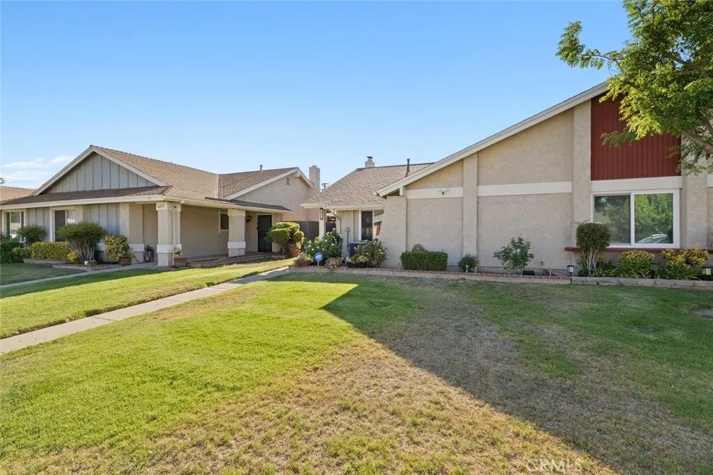 2277 Workman, Simi Valley, CA 93063 — photo 2