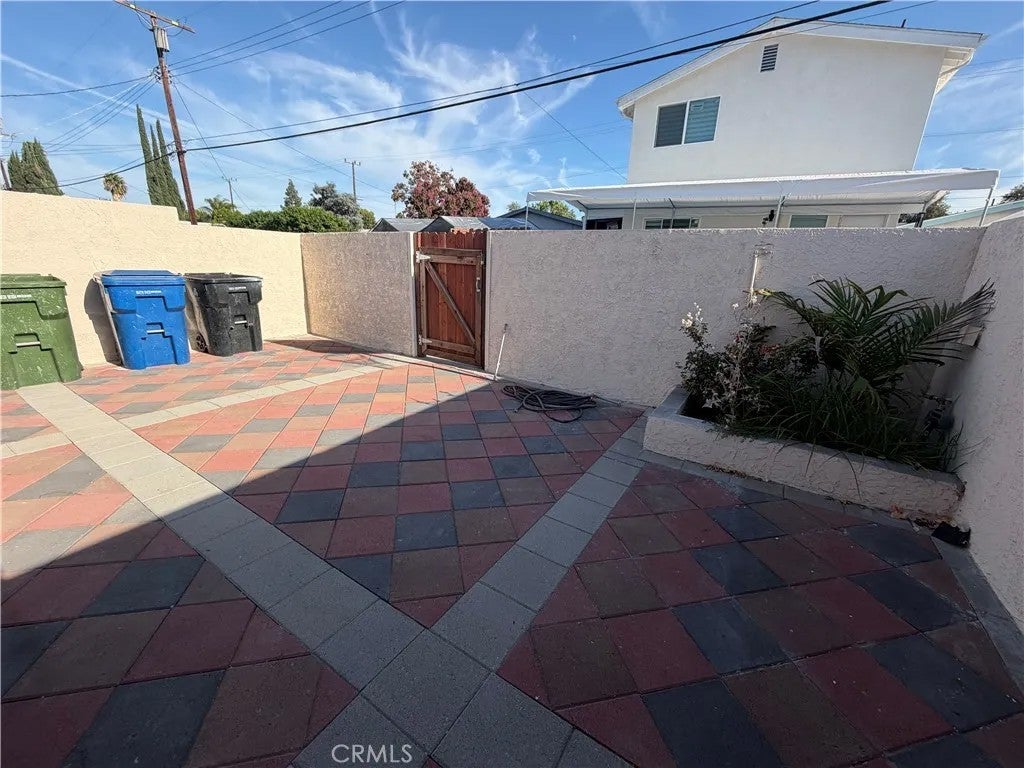 22916 Cantlay Street — photo